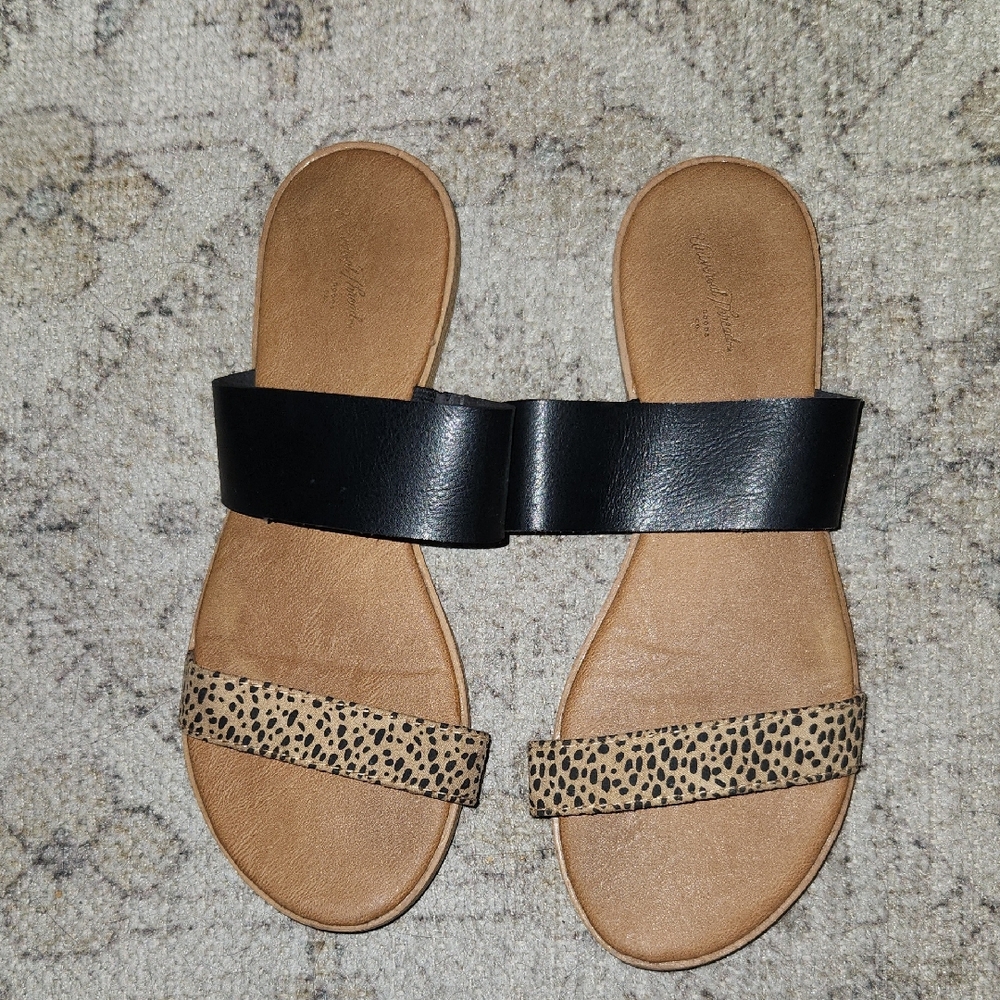 Slide Sandals- Black & Tan